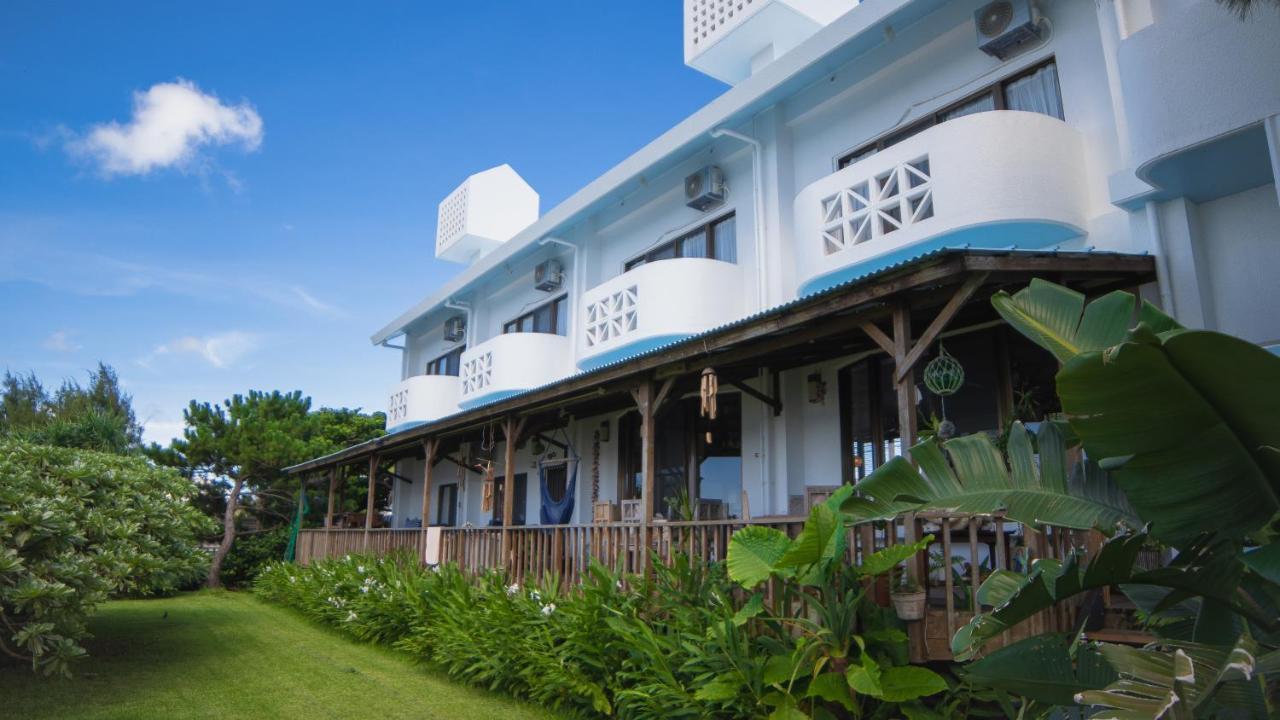 Sunset Beach House Onna Bagian luar foto