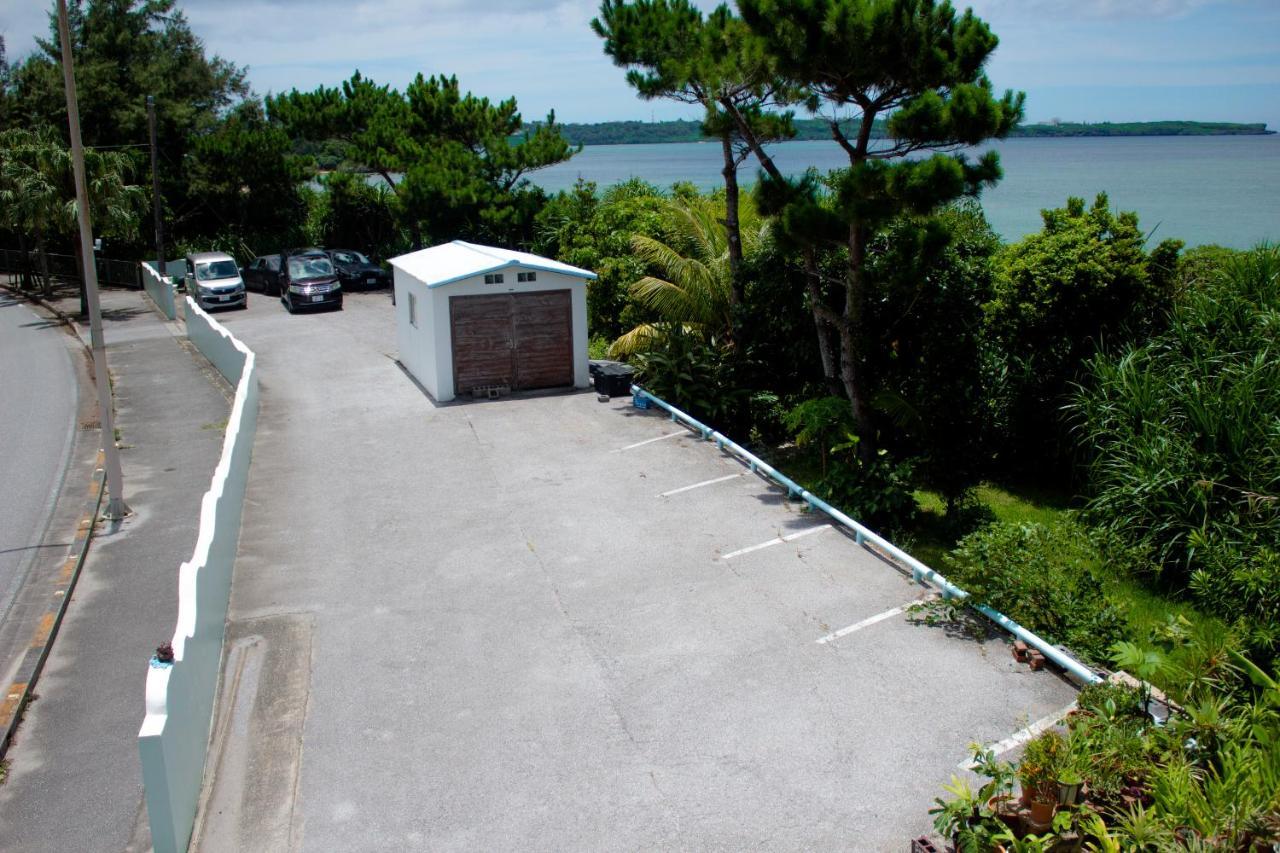 Sunset Beach House Onna Bagian luar foto