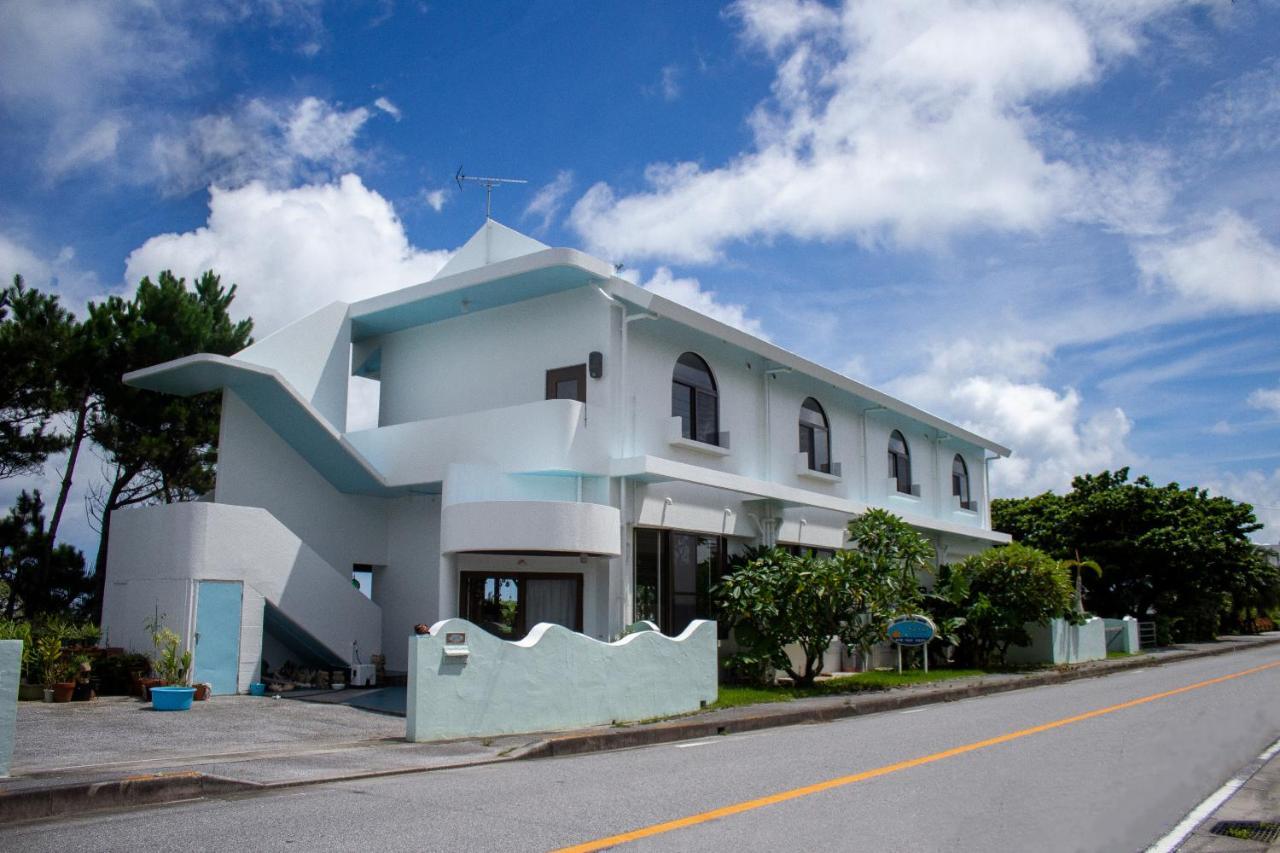 Sunset Beach House Onna Bagian luar foto