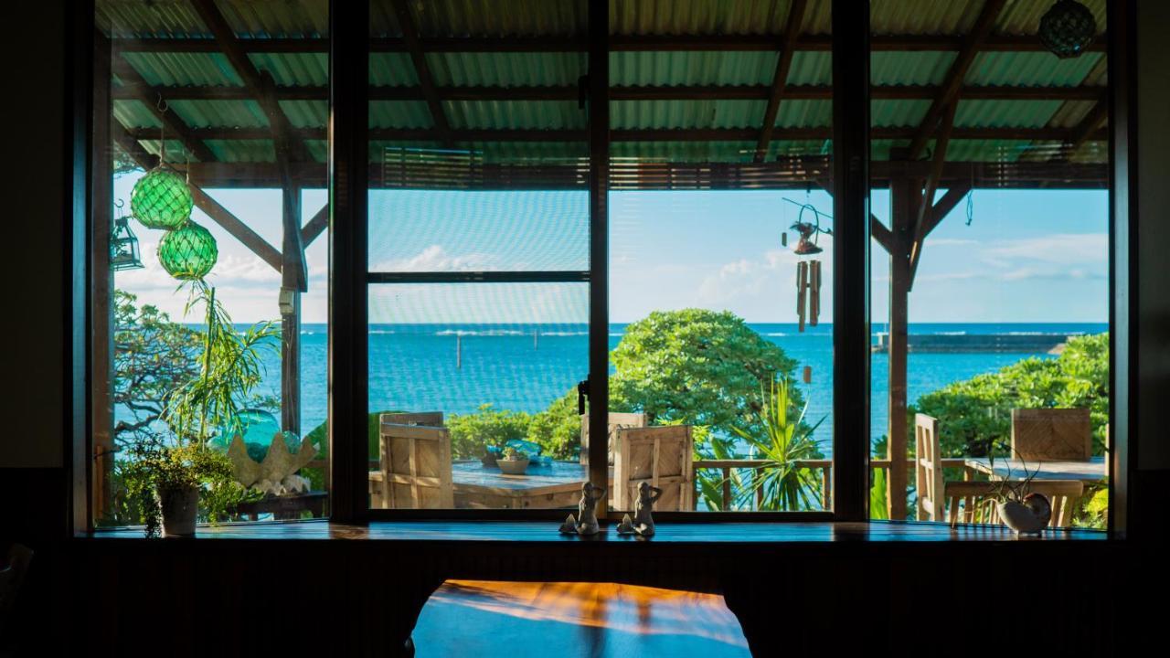 Sunset Beach House Onna Bagian luar foto