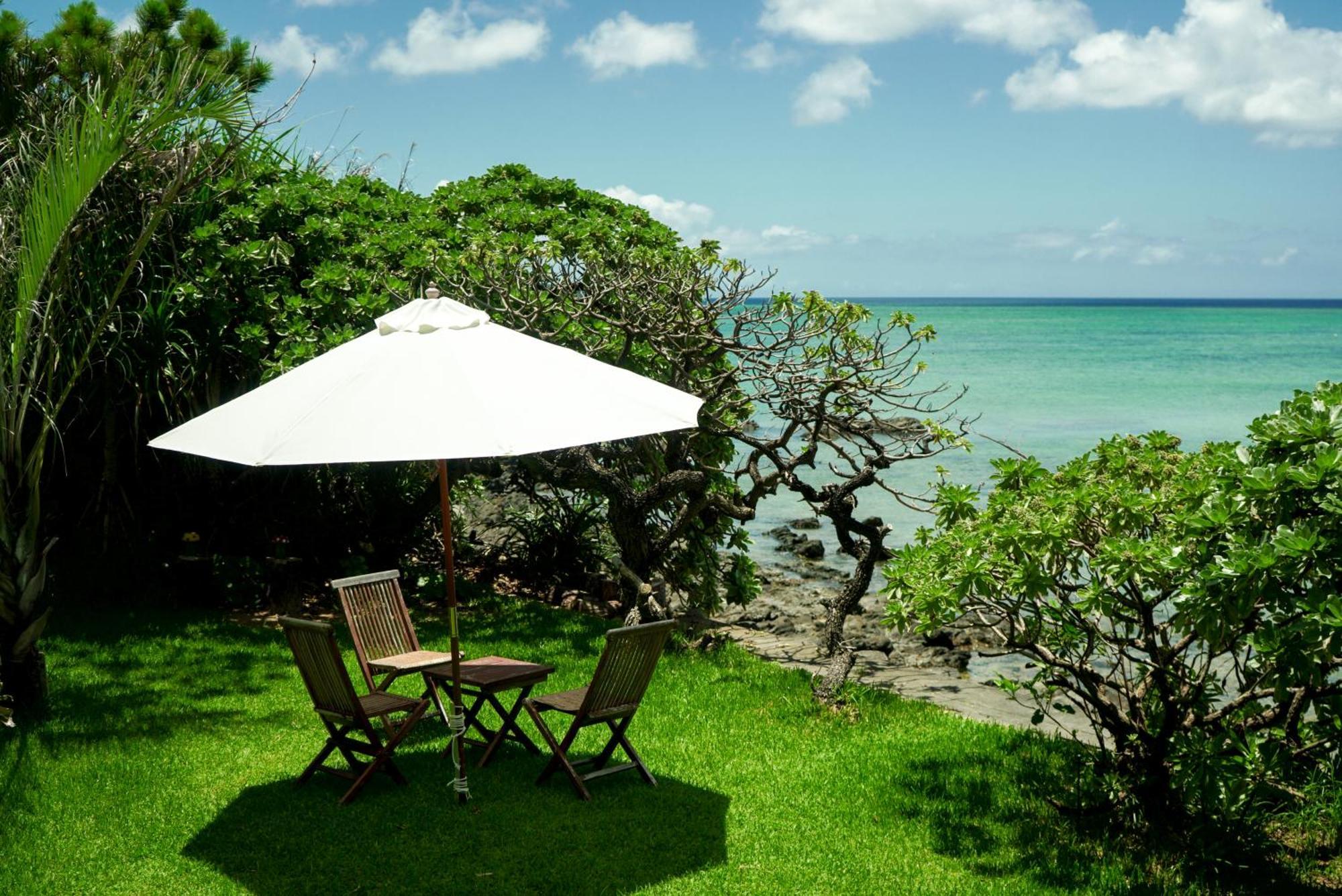 Sunset Beach House Onna Bagian luar foto